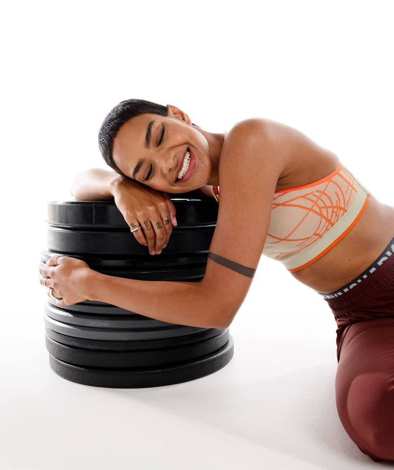 Gymshark Kavicsos Szürke-narancs-kókuszfehér Wtflex Lineáris Varrat Nélküli Sportmelltartó