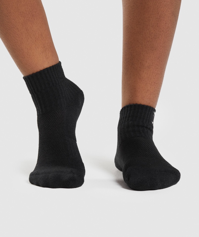 Gymshark Cápafejű Hímzett Negyedzokni 2db Fekete